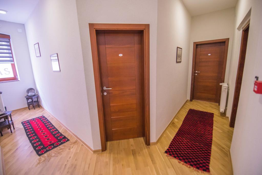 Noble Hotel *